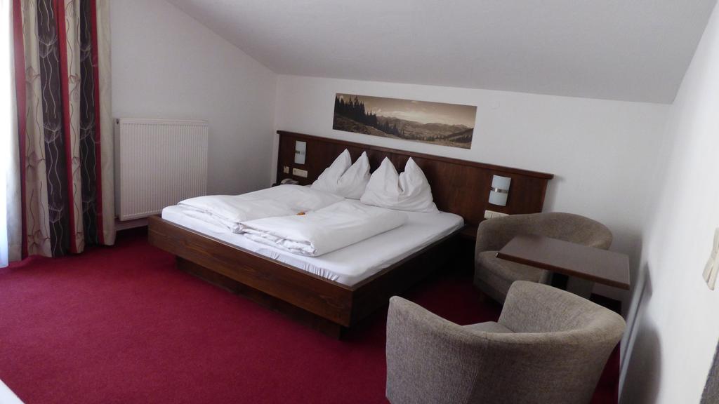 Hotel Dorfgasthof Schloesslstube Stuhlfelden Esterno foto